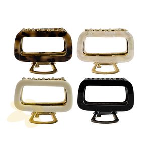 Piranha em metal com acetato - Importado