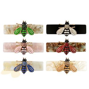 Presilha para cabelos com detalhe abelha - Importado